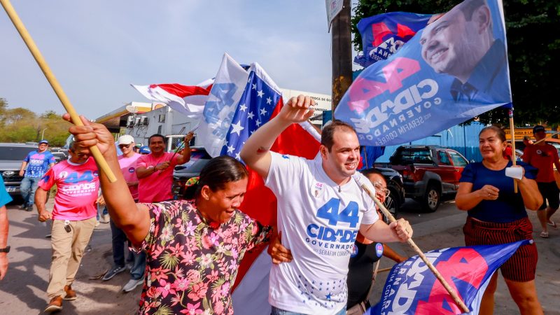 Roberto Cidade dialoga com comerciantes e reforça propostas durante corpo a corpo na zona Leste
