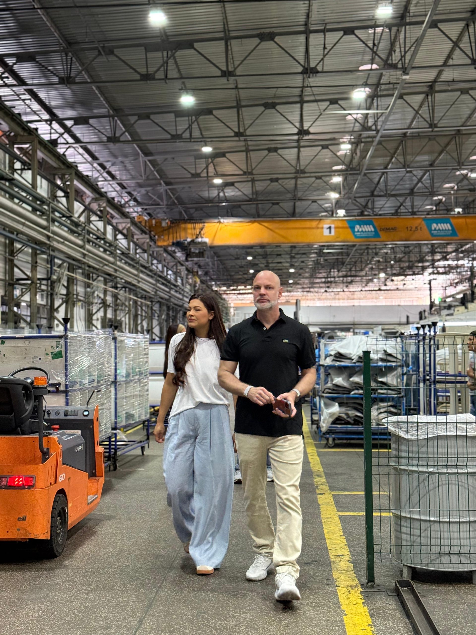 Brena Dianná visita fábricas em Manaus e reforça compromisso com indústria da Zona Franca