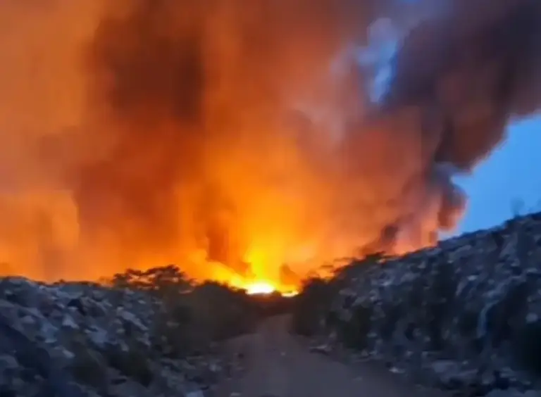 Incêndio no lixão de Iranduba suspende aulas após fumaça atingir escolas