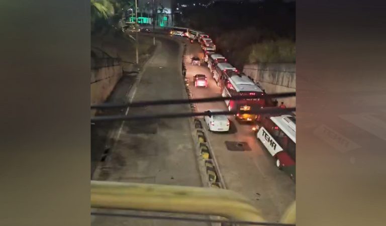 Motoristas param rotas do Distrito Industrial e deixam trabalhadores a pé