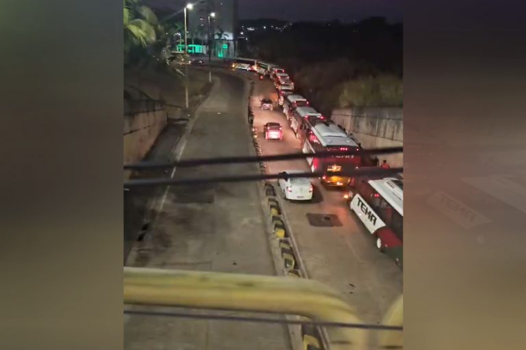 Motoristas param rotas do Distrito Industrial e deixam trabalhadores a pé