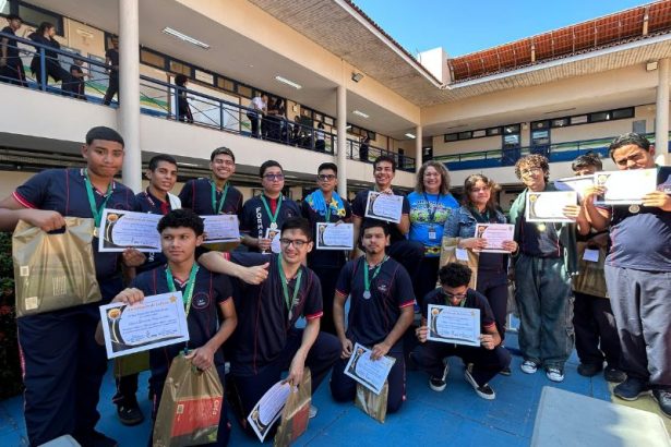 Projeto cria hábito de leitura entre estudantes autistas em Manaus