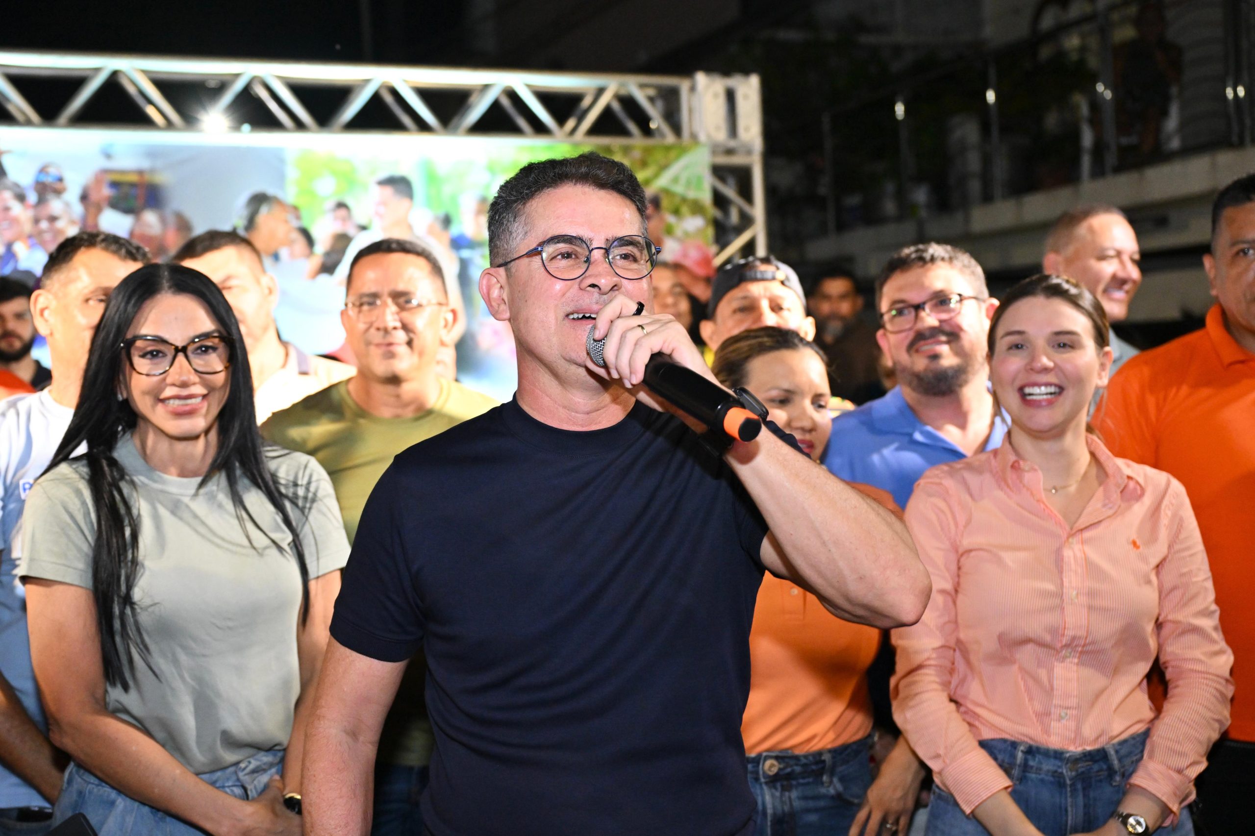 David Almeida reúne 3 mil pessoas na Compensa e destaca entregas realizadas na zona Oeste de Manaus