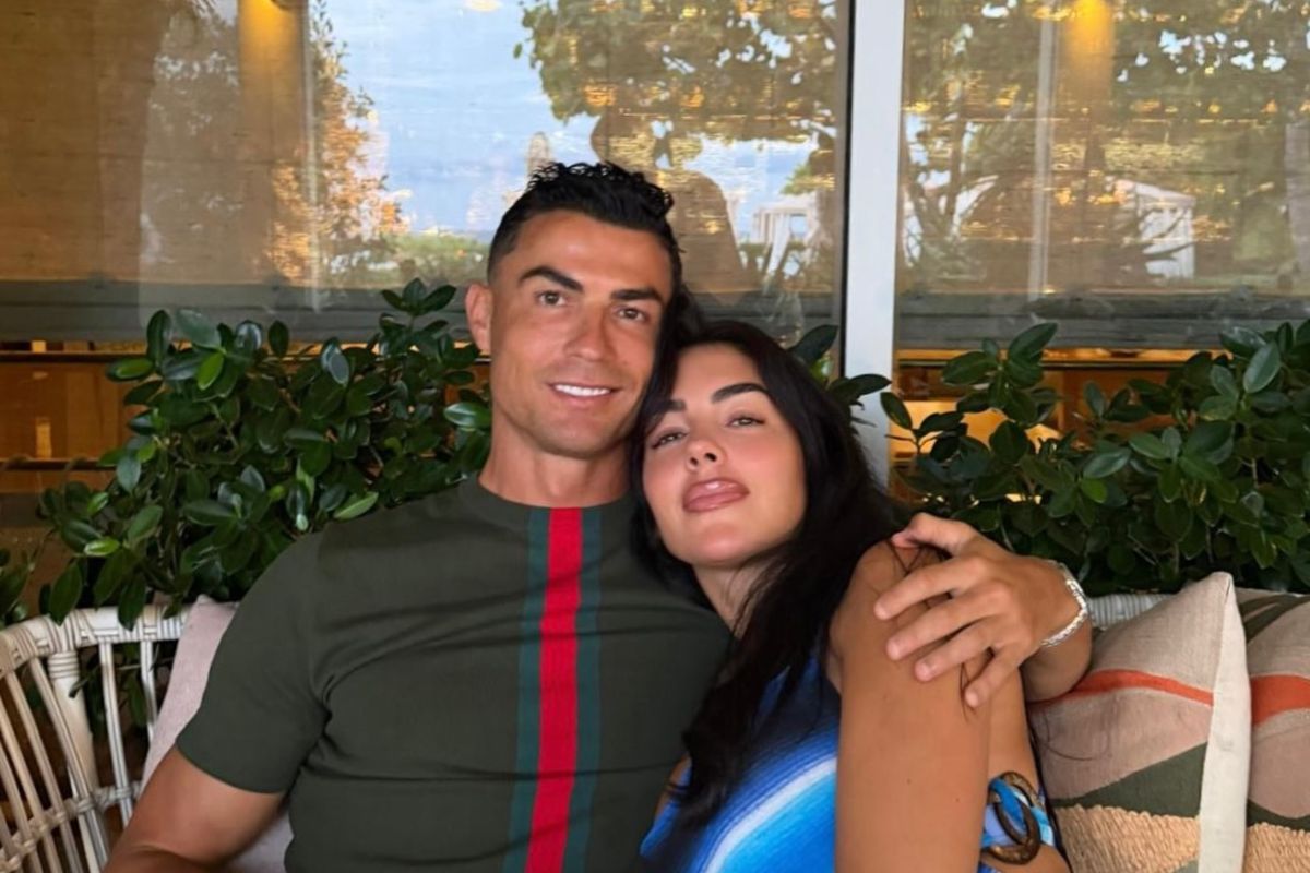 Cristiano Ronaldo se casa com Georgina Rodríguez e exibe alianças