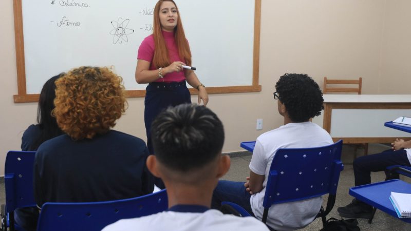 Secretaria de Educação anuncia concurso público com 7,8 mil vagas para fortalecer o ensino no Amazonas