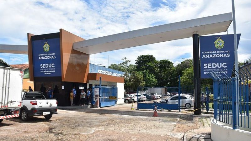 Governo do AM anuncia concurso na Educação com 7,8 mil vagas