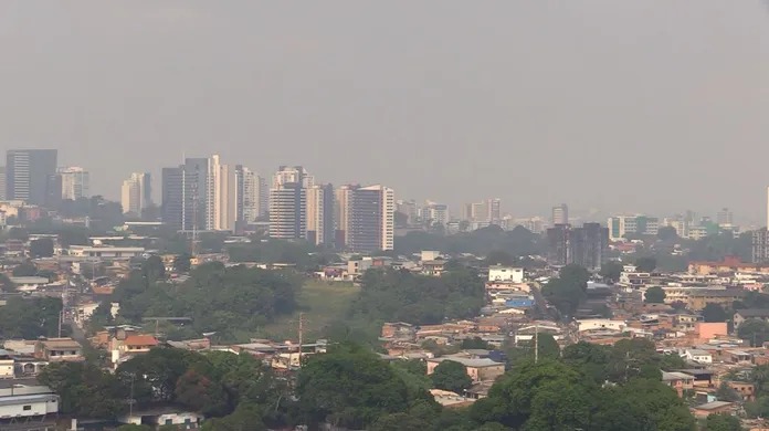 Manaus amanhece com alto indice de poluição e ar se torna perigoso para a saúde das pessoas