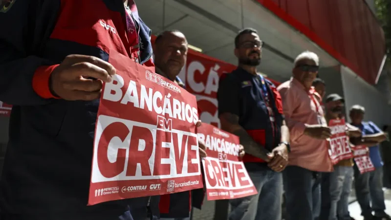 Bancários fazem paralisação nacional de 24 horas nesta quinta-feira