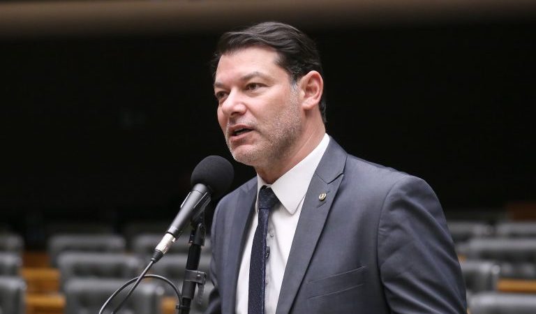 Projeto prevê renegociação de dívidas do Fies até 2024 e novas rodadas a cada dois anos