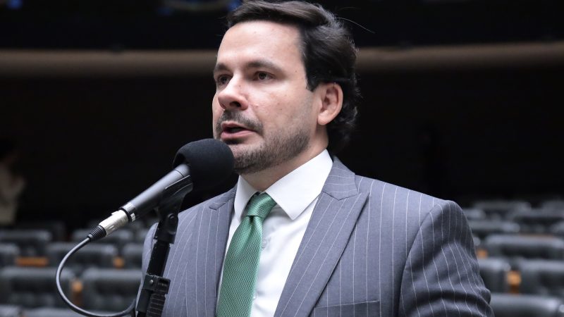Comissão aprova projeto que acaba com taxa de fiscalização sobre telefones celulares
