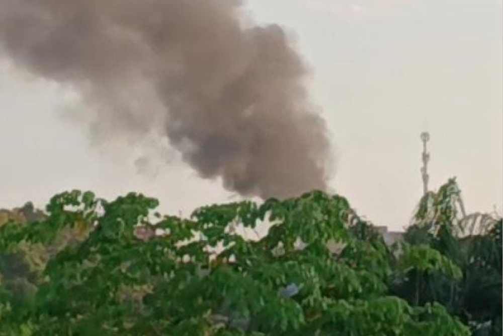 Incêndio em lixeira viciada se espalha e destrói área de mata no Distrito Industrial de Manaus