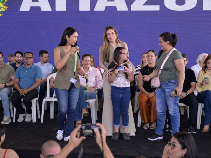 Primeira-dama Thaisa Cidade acompanha edição do Governo Presente na zona Norte de Manaus