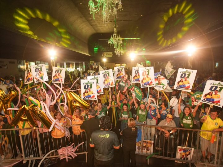 Festa verde e amarela: público começa a movimentar Ponta Negra para Convenção do PL