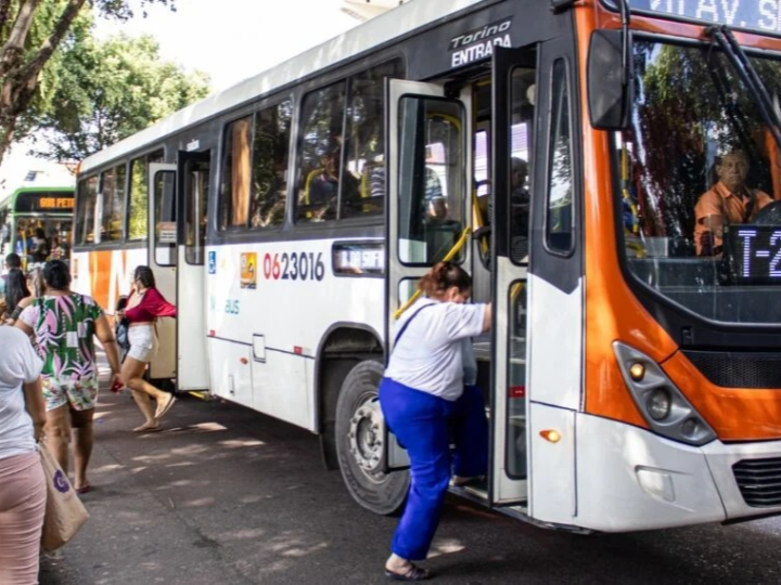 Rodoviários ameaçam paralisação de 70% da frota de ônibus em Manaus nesta quinta (20/8)