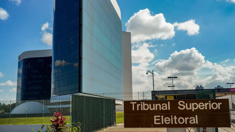 TSE recebe embaixadores nesta segunda para defender urna eletrônica