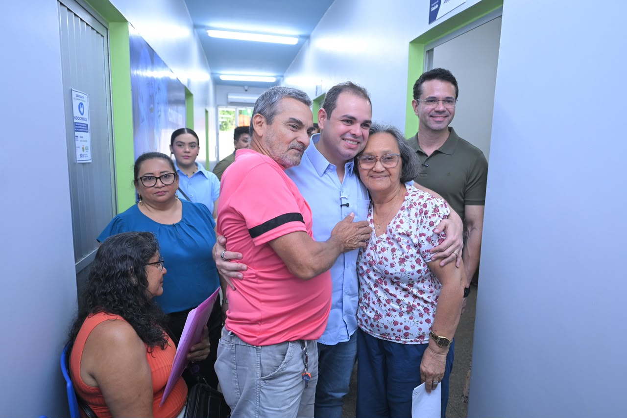 Governador Roberto Cidade acompanha ações de saúde voltadas a crianças e idosos neste sábado