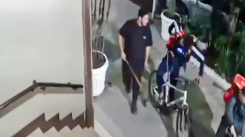 Justiça mantém prisão de entregadores envolvidos na morte de ciclista