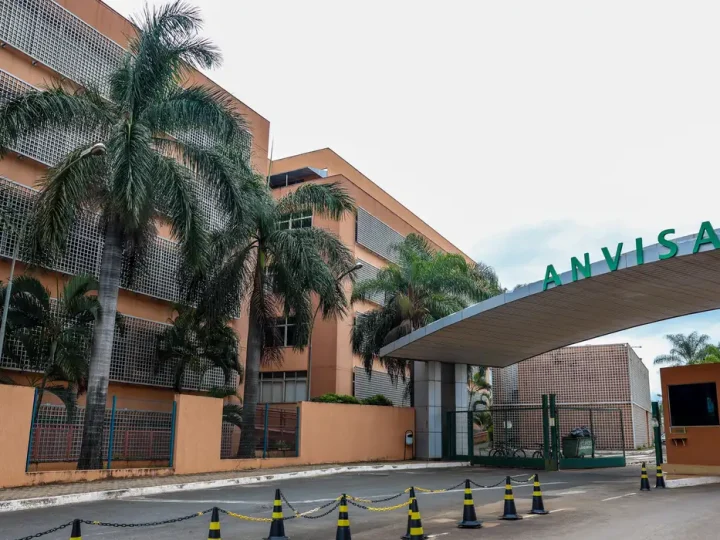 Anvisa aprova medicamento para tratar esquistossomose em crianças