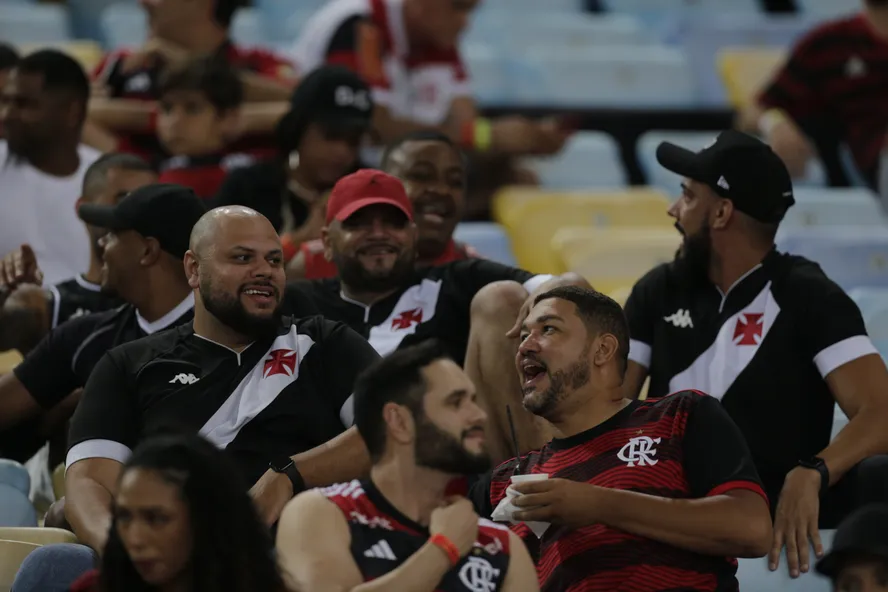 Comissão aprova projeto que exige separação de torcidas nos estádios