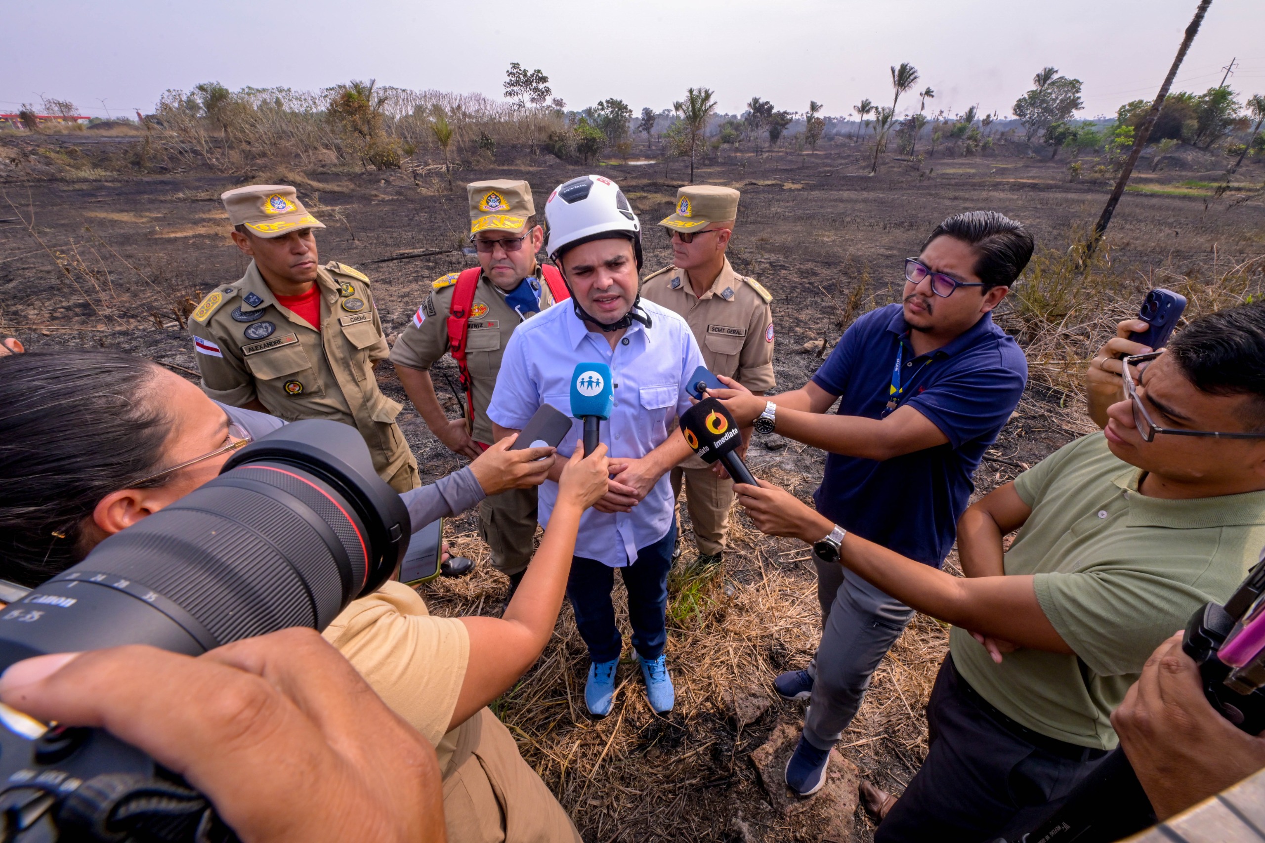 Roberto Cidade fiscaliza combate a incêndio de grandes proporções na AM-070