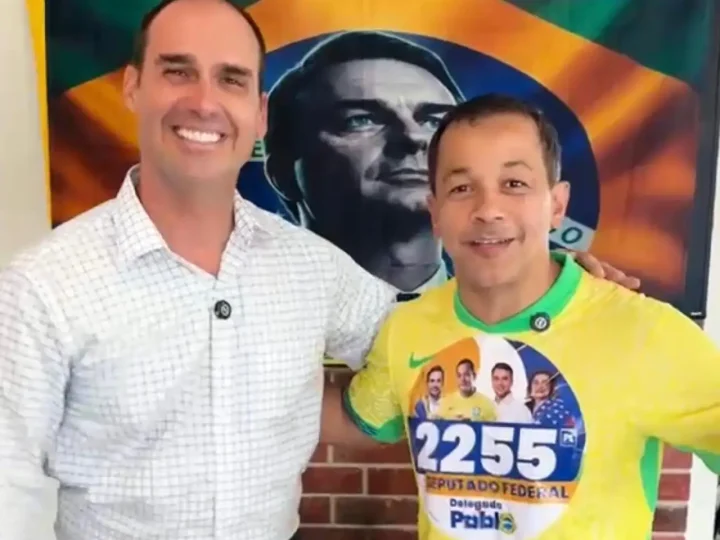 Com apoio da família Bolsonaro, delegado Pablo ganha força entre a Direita no Amazonas para deputado federal