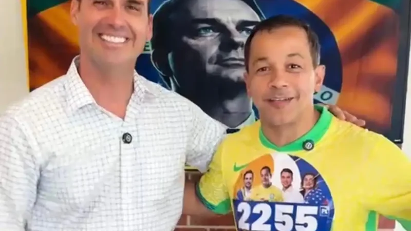Com apoio da família Bolsonaro, delegado Pablo ganha força entre a Direita no Amazonas para deputado federal