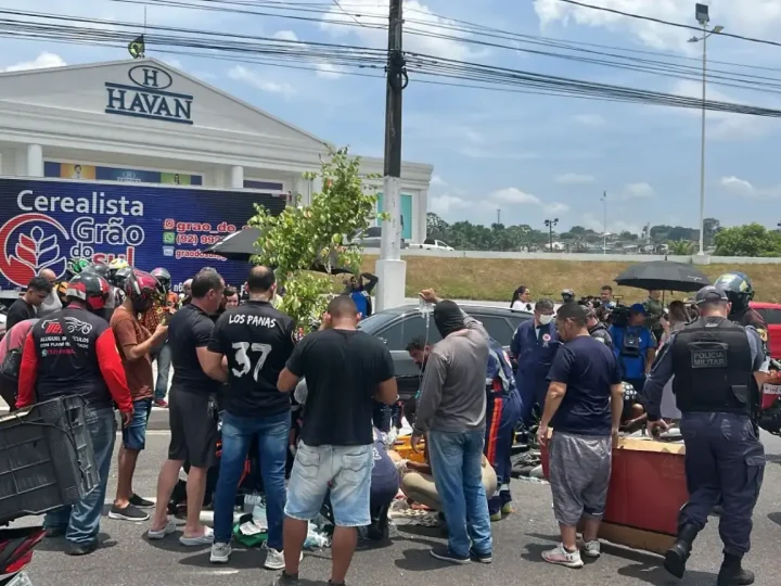 Homem tem pernas esmagadas por caminhão durante acidente na Avenida das Torres, em Manaus