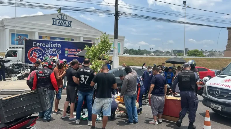 Homem tem pernas esmagadas por caminhão durante acidente na Avenida das Torres, em Manaus