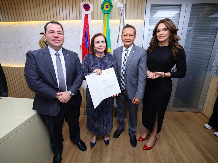 Presidente do TCE-AM apresenta PL à Aleam para regular data-base dos servidores da Corte de Contas