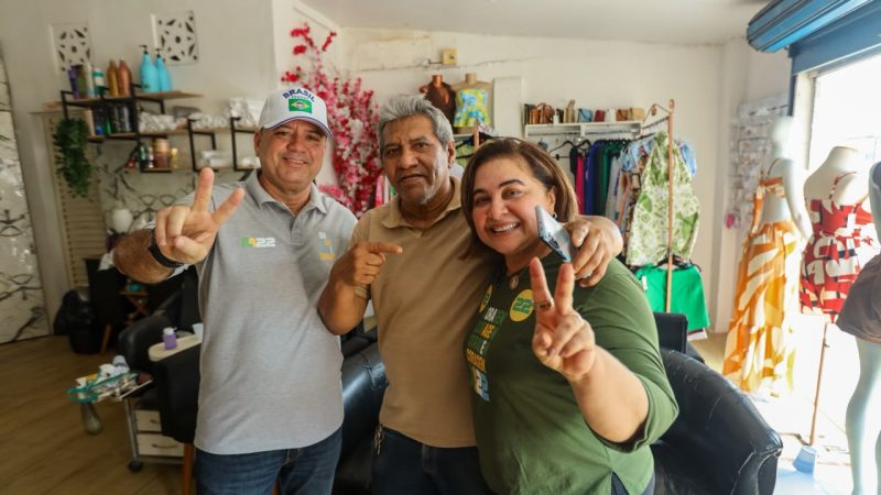 Professora Maria aproveita feriado para caminhar e levar propostas ao bairro da Betânia
