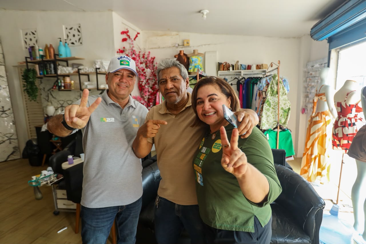 Professora Maria aproveita feriado para caminhar e levar propostas ao bairro da Betânia