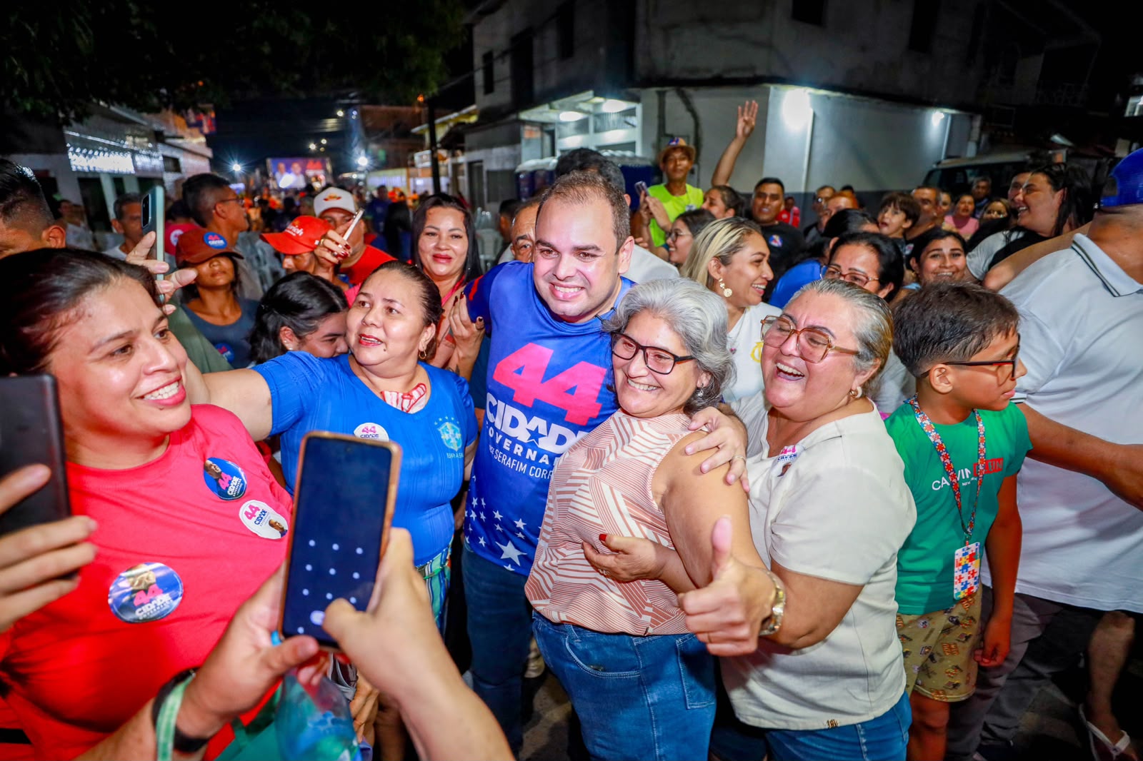 Roberto Cidade e Serafim Corrêa levam propostas do Plano de Governo a diferentes regiões de Manaus