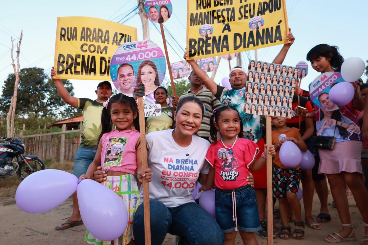 Com cartazes de homenagem e festa, moradores do Teixeirão abraçam candidatura de Brena Dianná