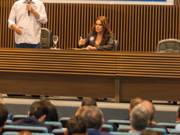 Omar vai criar comitê permanente para proteger competitividade da Zona Franca