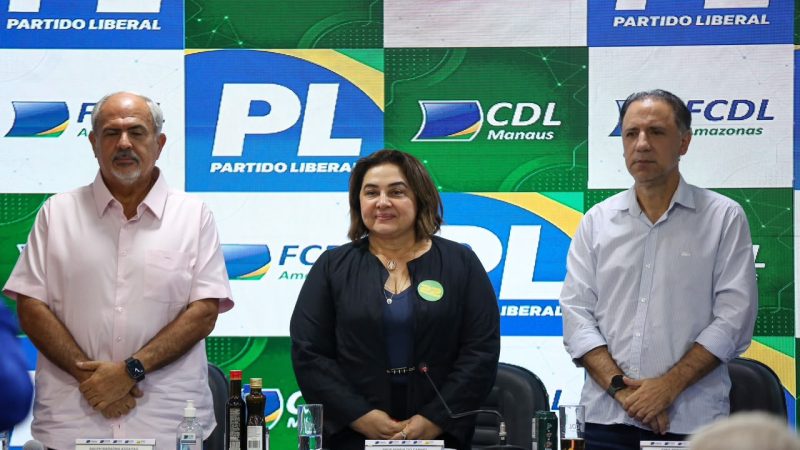 Em apresentação de propostas a lojistas, Professora Maria diz que será ‘mão amiga’ do comércio