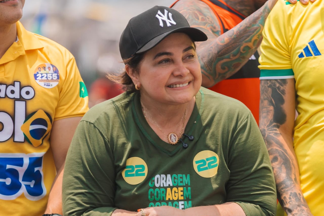 Professora Maria percorre seis municípios para levar mensagem de mudança e divulgar plano de governo
