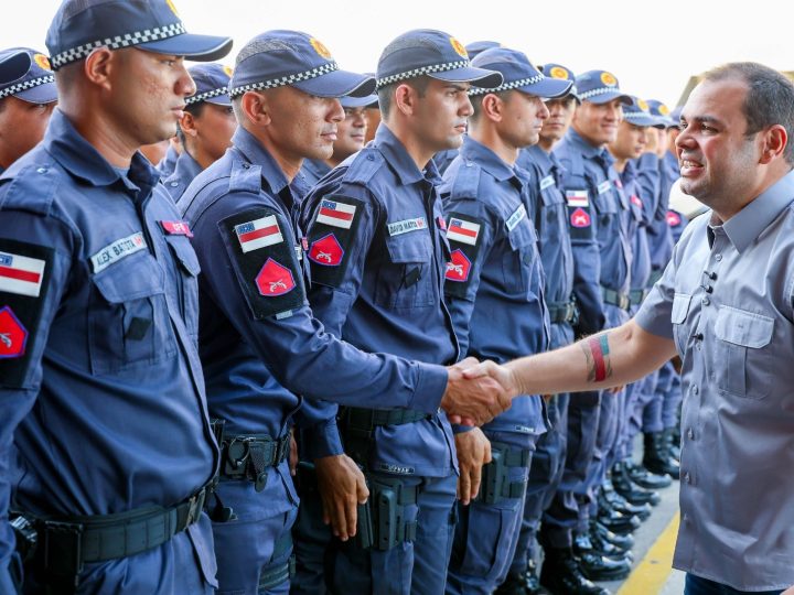 Governador Roberto Cidade acompanha incorporação de 502 novos soldados ao efetivo da Polícia Militar