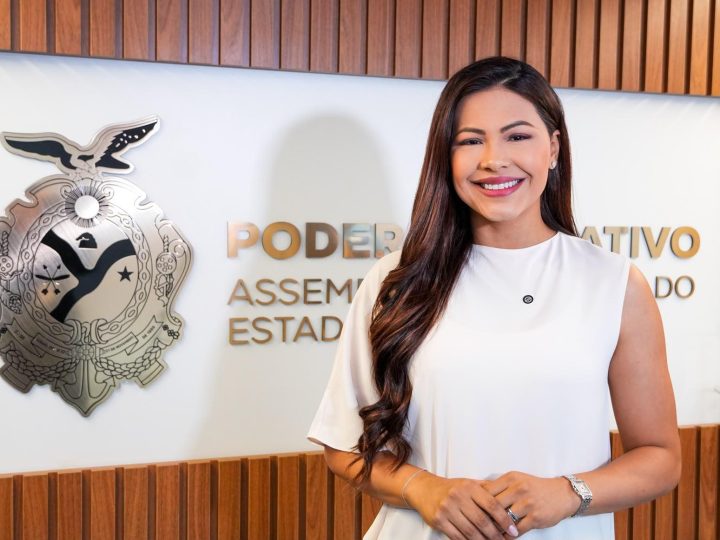 Brena Dianná cobra ampliação do Crédito Rosa e defende autonomia financeira como escudo de proteção para as mulheres no AM