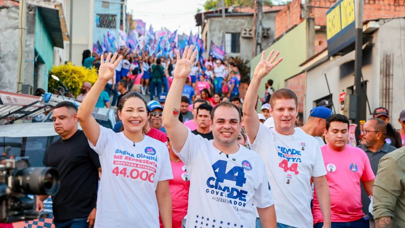 Em caminhada na zona Norte de Manaus, Roberto Cidade apresenta proposta do Hospital da Mulher