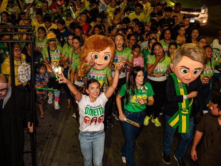 Débora Menezes reúne mais de 2 mil pessoas na zona Norte de Manaus durante o Bloquinho da Debinha