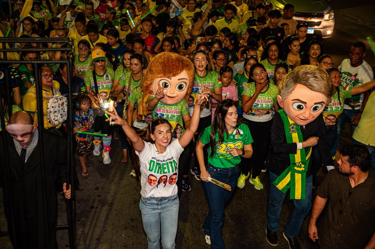 Débora Menezes reúne mais de 2 mil pessoas na zona Norte de Manaus durante o Bloquinho da Debinha