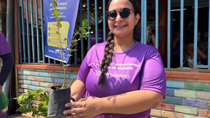 Beco São Vicente recebe ação com foco em limpeza de igarapé e educação ambiental