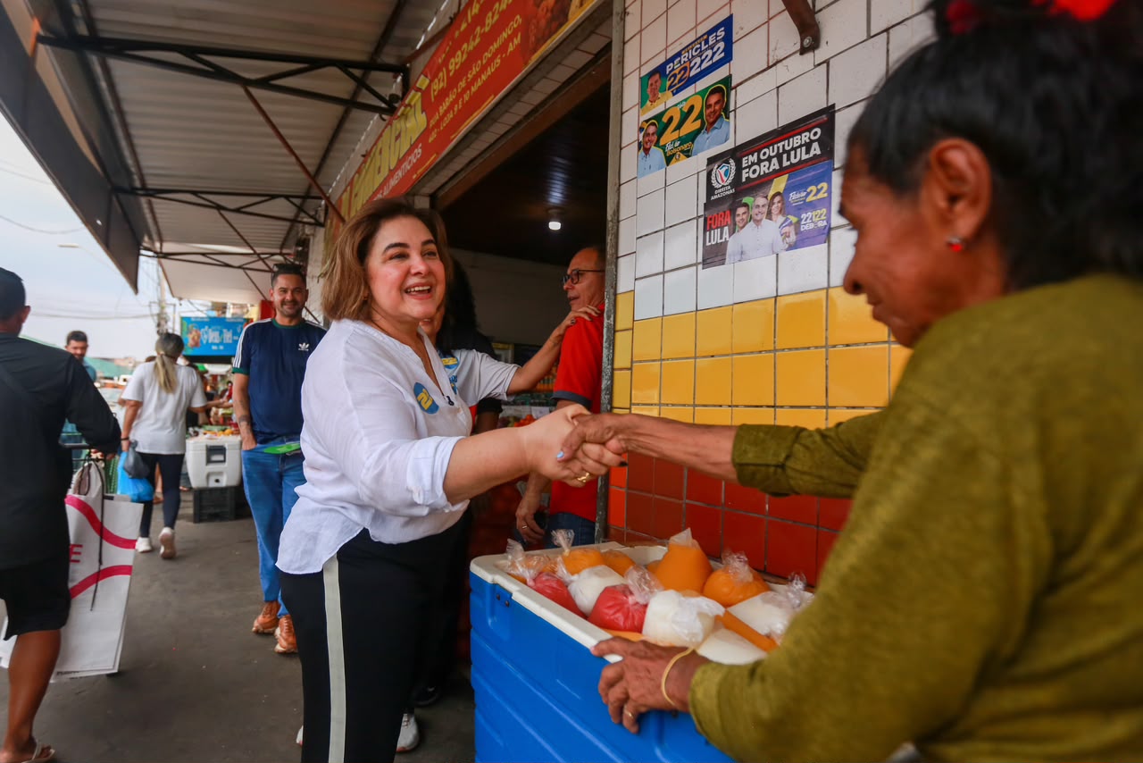 Professora Maria garante parceria com feirantes e produtores rurais amazonenses