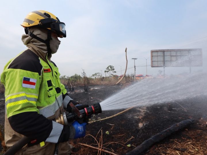 Governo do Amazonas solicita apoio do Governo Federal para enfrentamento de incêndios no estado com o envio de aeronaves