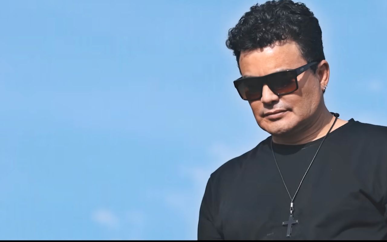 Renner quebra o silêncio e pede orações após desaparecimento de helicóptero de Rick