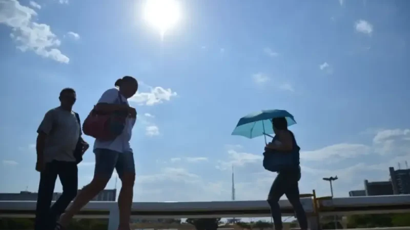Manaus amanhece com sol escaldante e temperatura permanece em 37°C nesta quinta