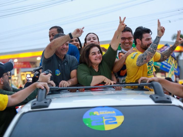 Onda da Mudança : Professora Maria comanda motocarreata da em Manacapuru