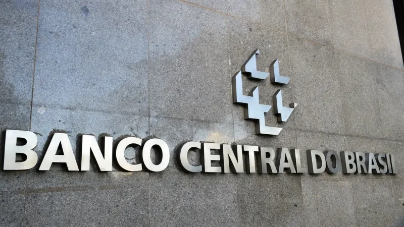 Mercado financeiro reduz previsão da inflação para 5% este ano