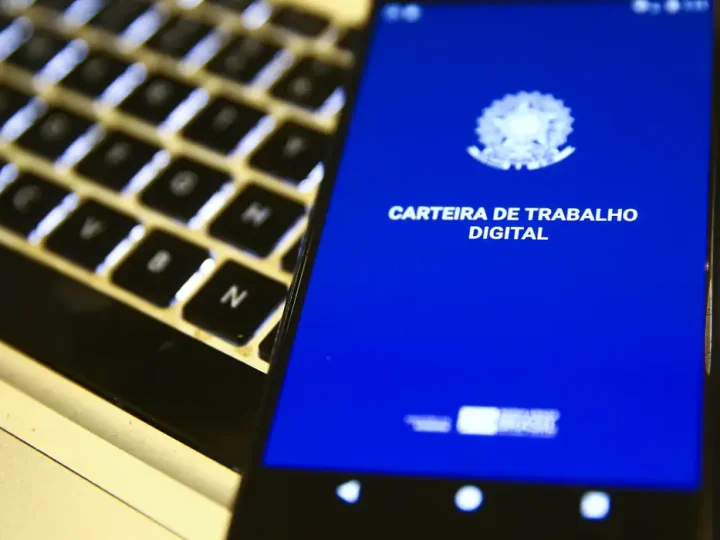 Taxa de desemprego cai para 5,3%, a menor para o trimestre até agosto