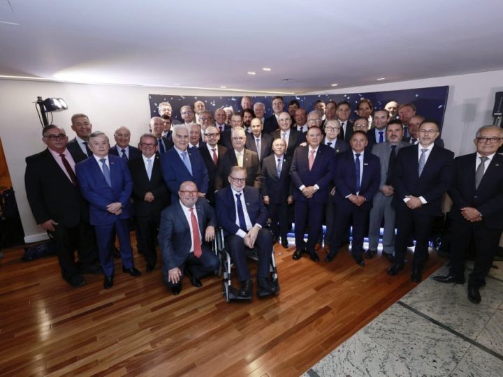 *José Roberto Tadros é reeleito, por unanimidade, presidente da CNC para o mandato 2026-2030*